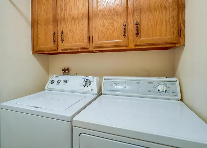 Holiday home W/ 3 Pools In Retirement Community *
