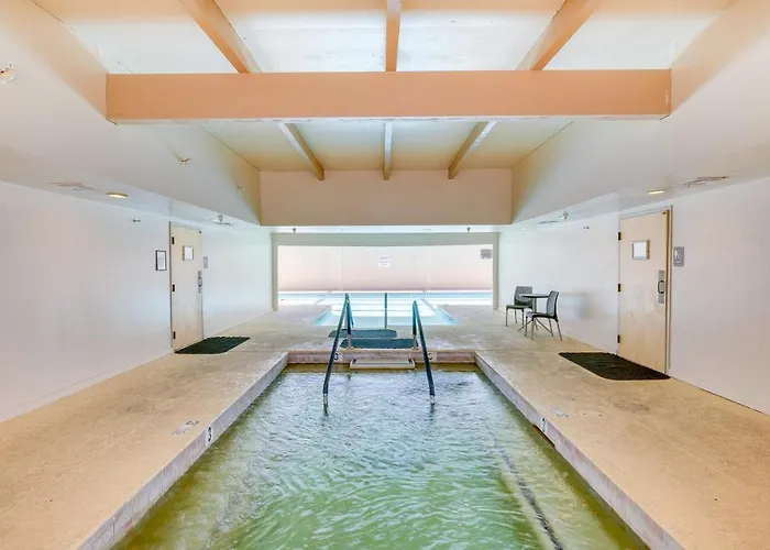 Holiday home W/ 3 Pools In Retirement Community