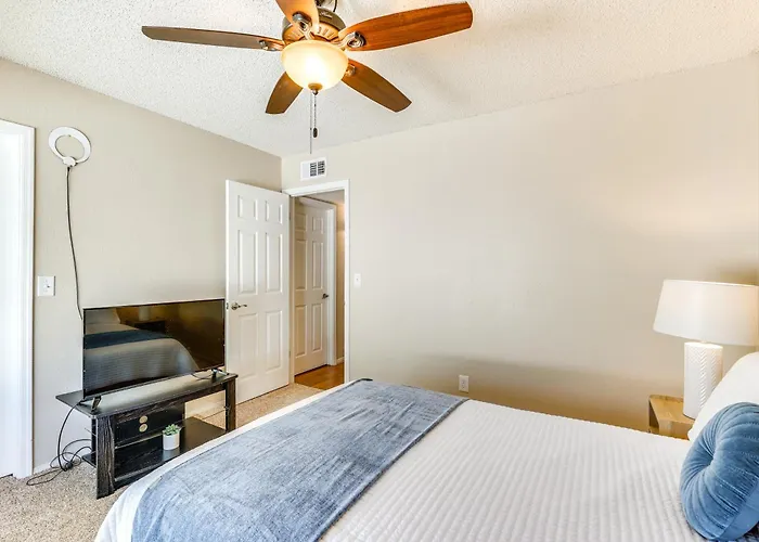Holiday home W/ 3 Pools In Retirement Community