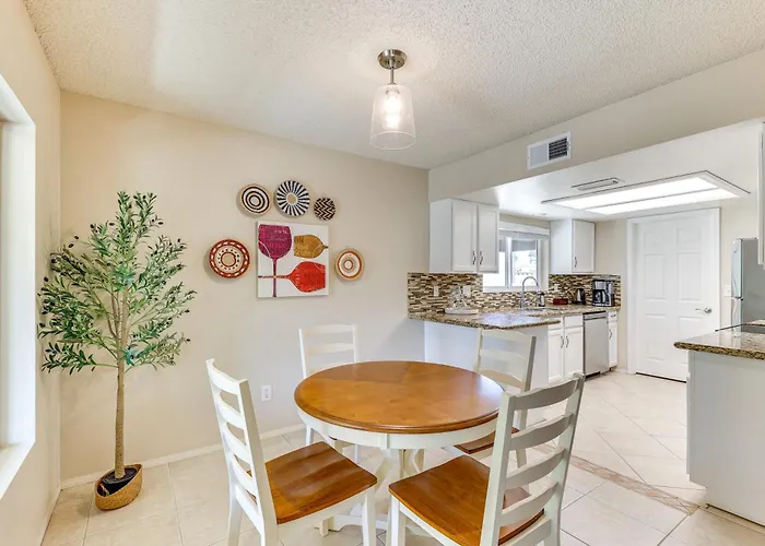W/ 3 Pools In Retirement Community Holiday home