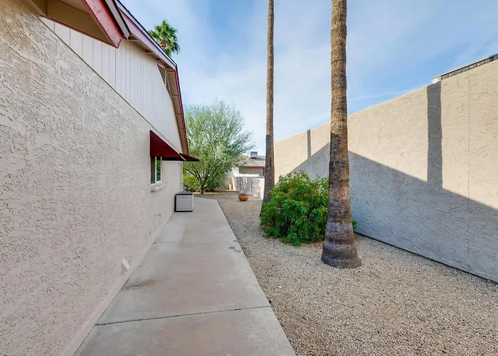 Holiday home W/ 3 Pools In Retirement Community *